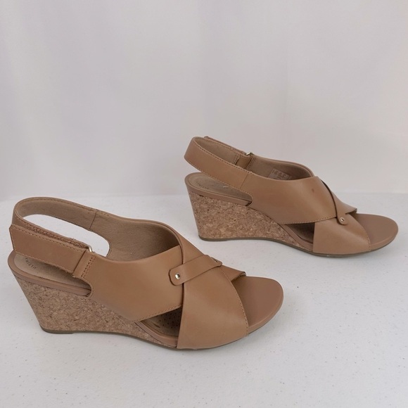 Clarks Women's Margee Eve Heeled Sandal Corked Wedges Tan Leather US Size 9.5 - Picture 1 of 16
